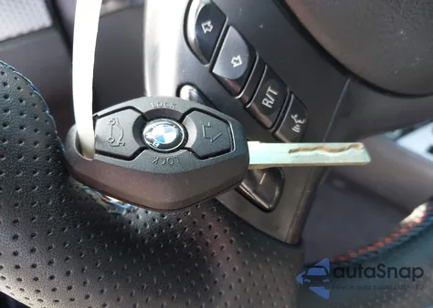 2006 BMW 330Ci z USA, uszkodzony, nr VIN WBABW53466PJ97921